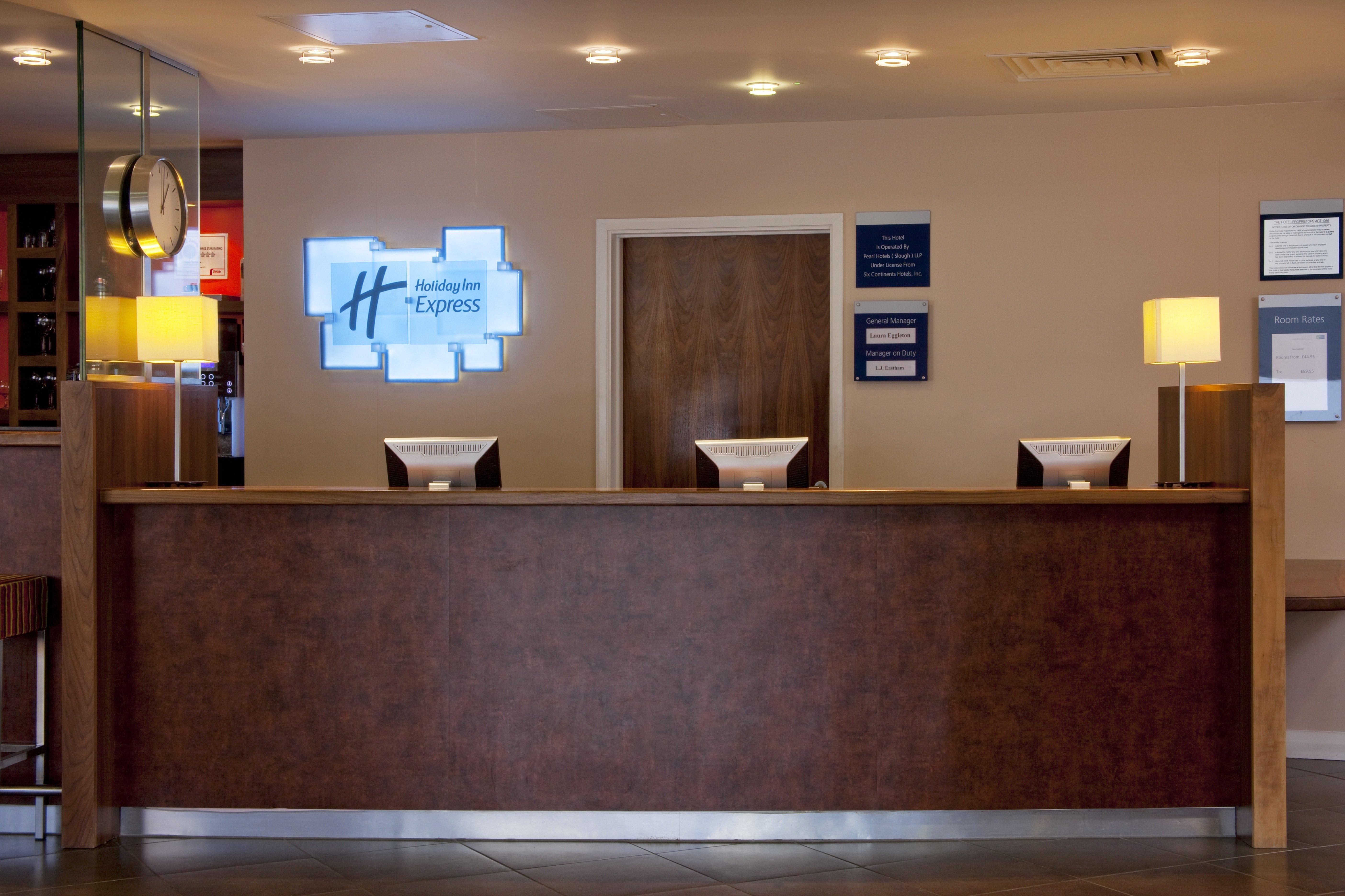 Holiday Inn Express Σλόουθ Εσωτερικό φωτογραφία