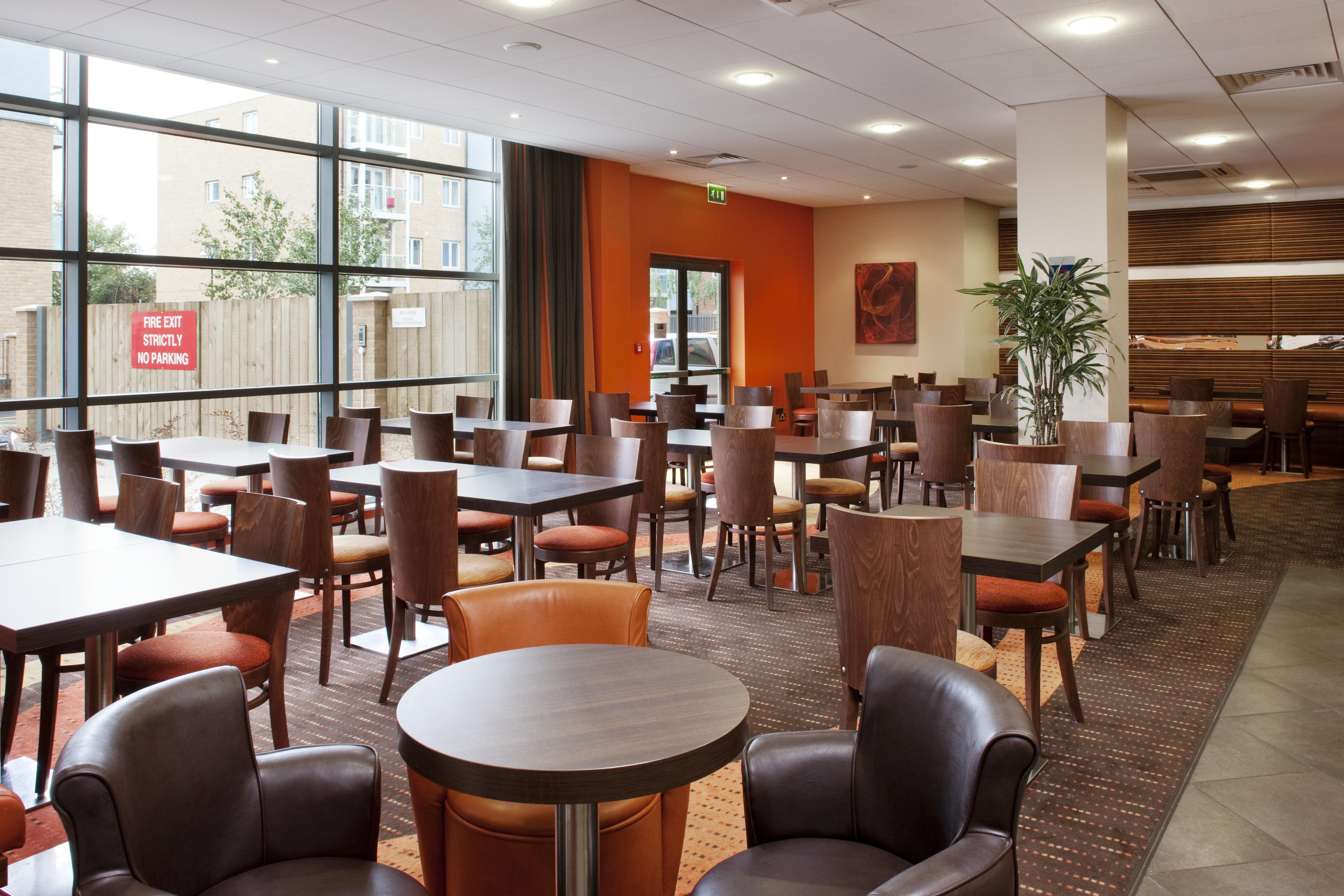 Holiday Inn Express Σλόουθ Εξωτερικό φωτογραφία