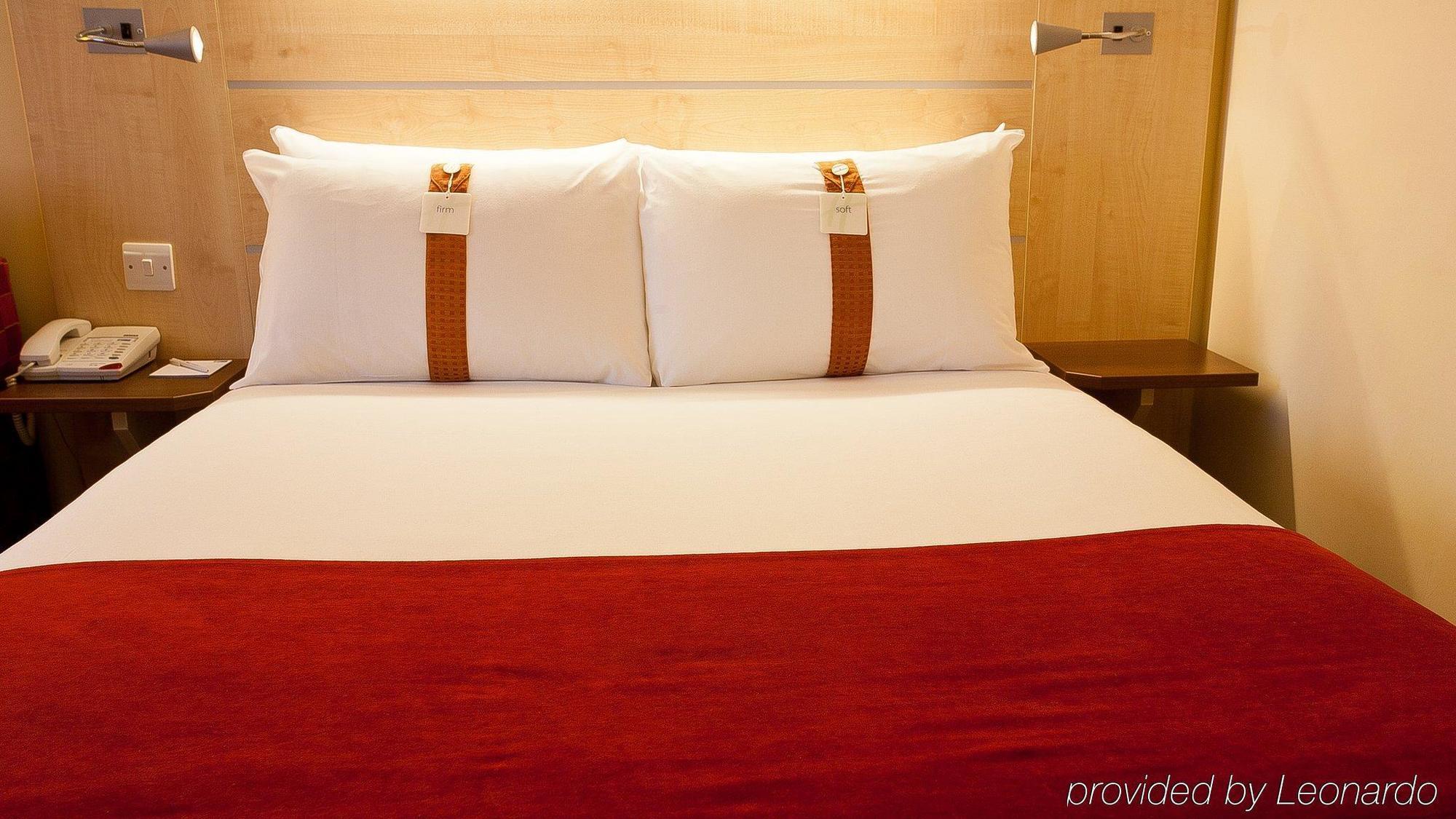 Holiday Inn Express Σλόουθ Εξωτερικό φωτογραφία